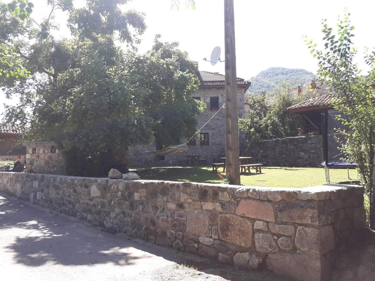 La Casa Vieja en Valdeón Soto De Valdeon Exterior foto